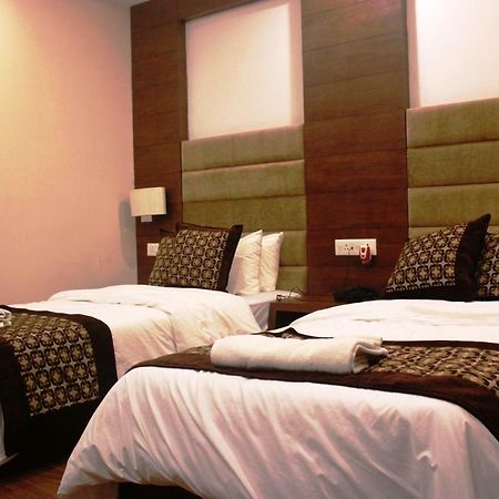 סיליגורי Hotel Simla מראה חיצוני תמונה