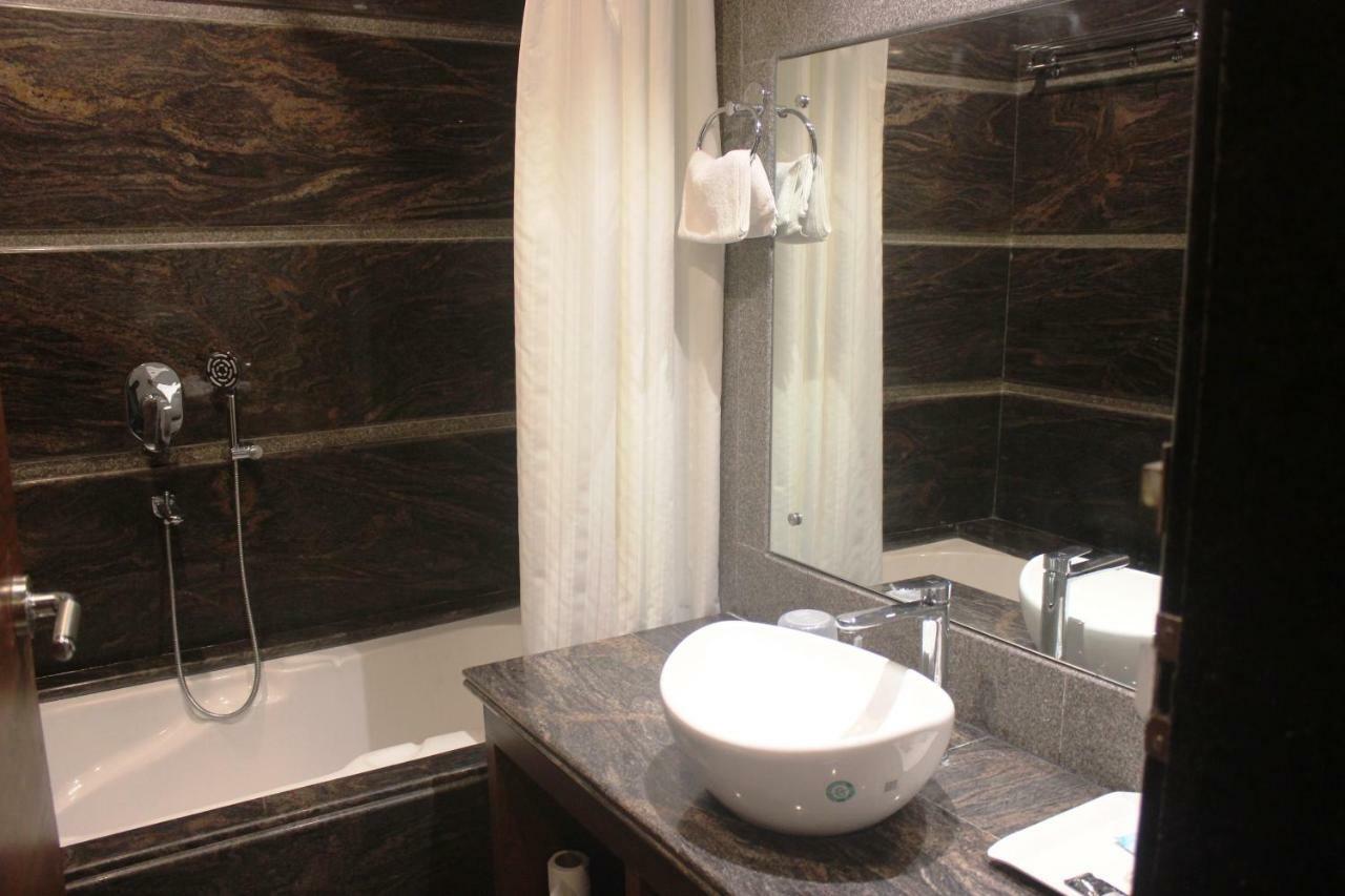 סיליגורי Hotel Simla מראה חיצוני תמונה